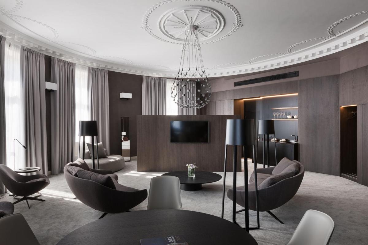 BANKHOTEL