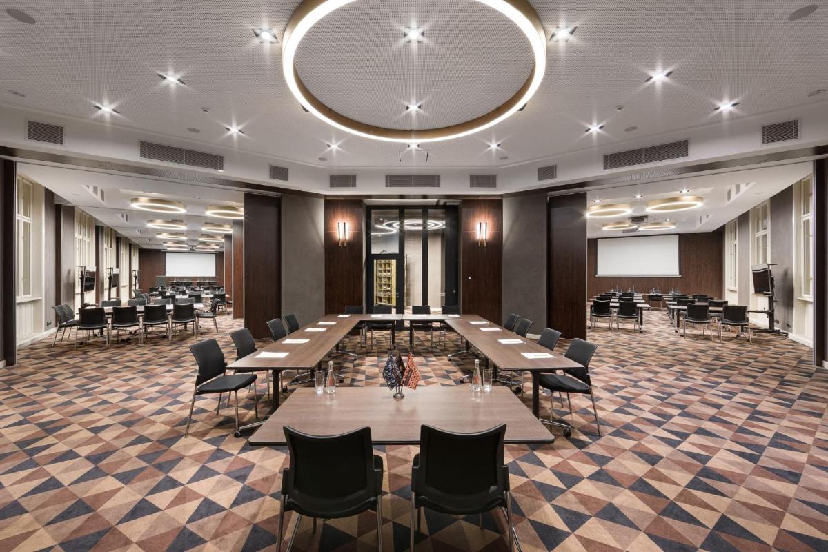 BANKHOTEL