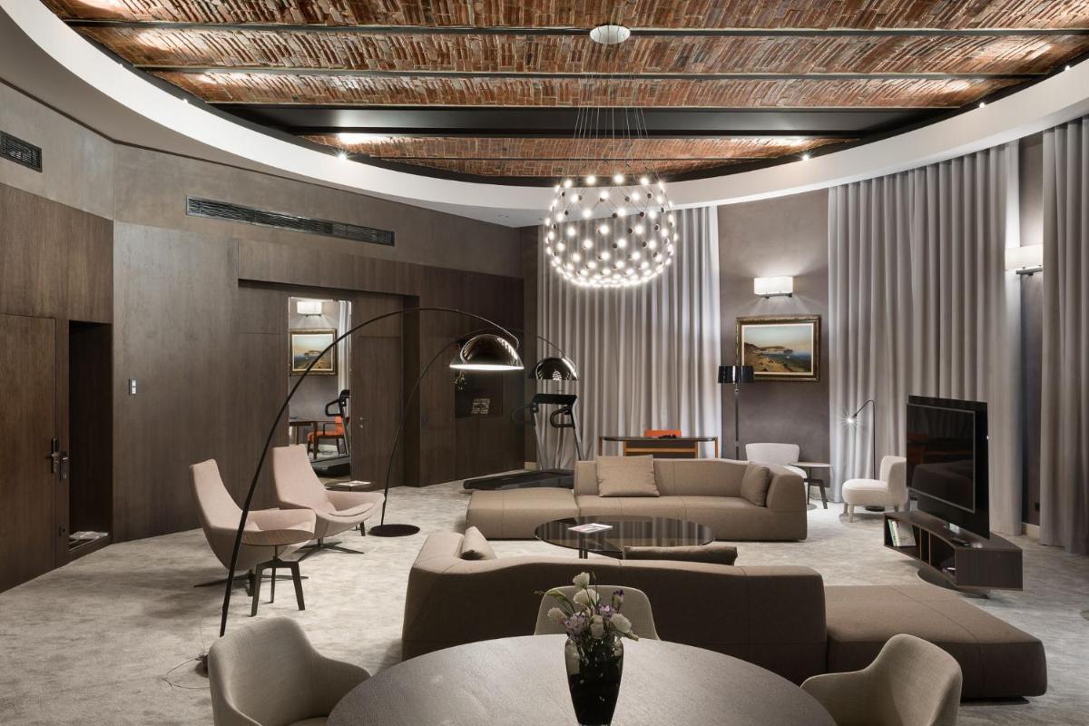 BANKHOTEL