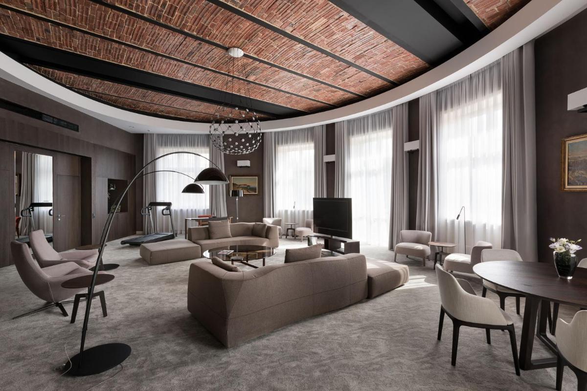 BANKHOTEL