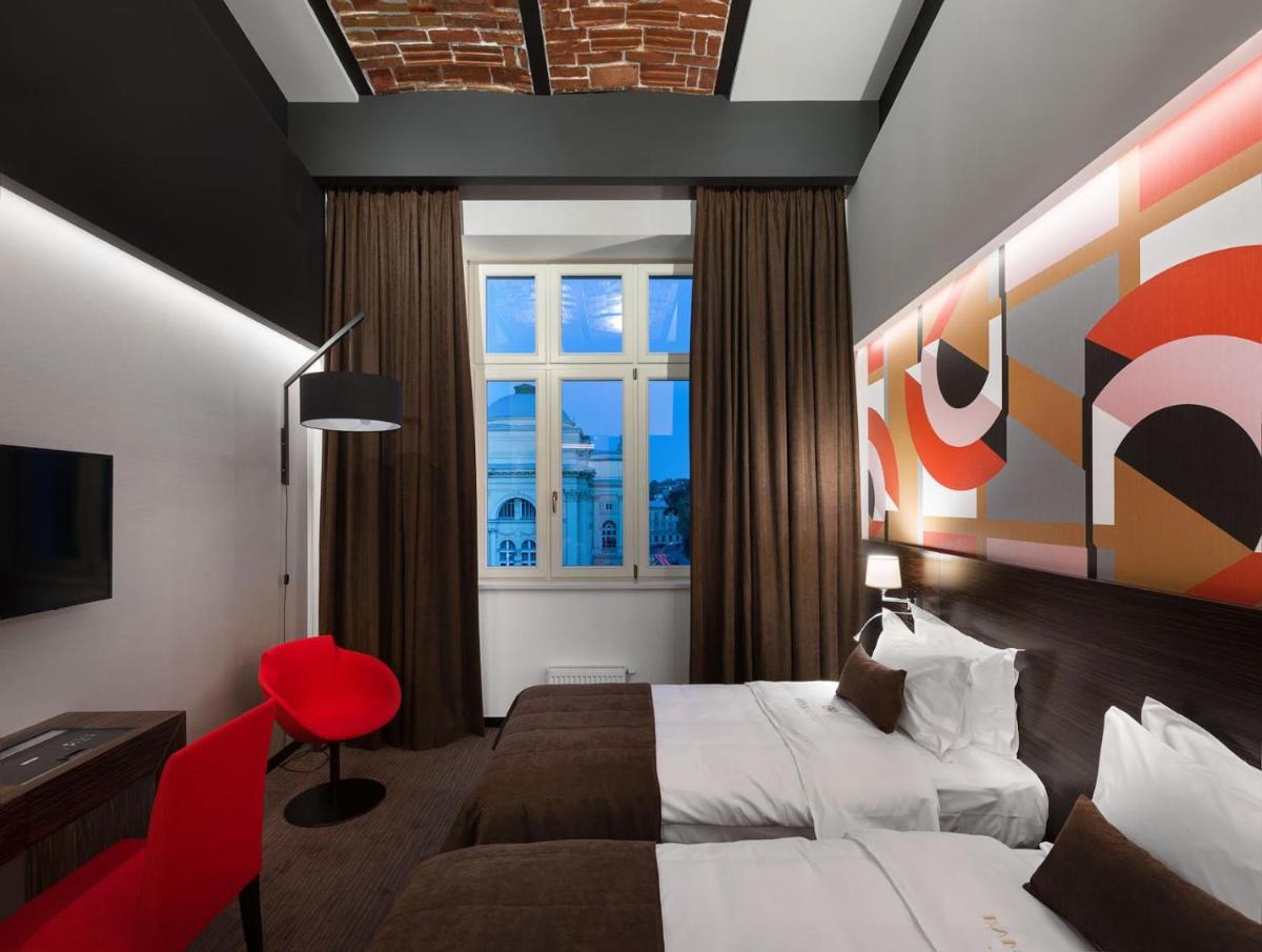 BANKHOTEL