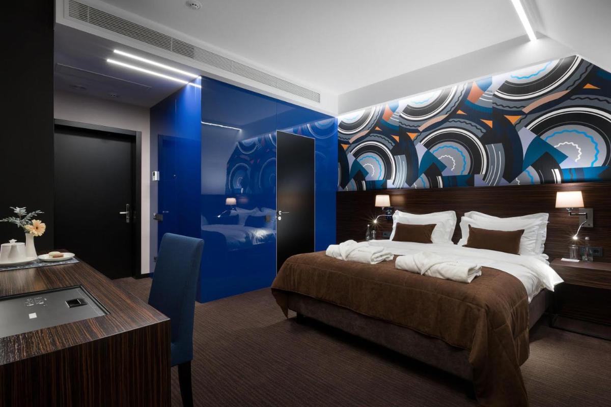 BANKHOTEL