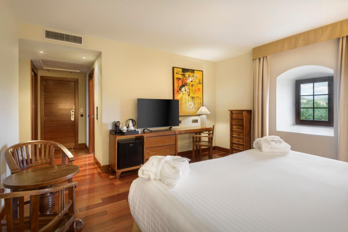 Hotel & Spa Monasterio de Boltaña