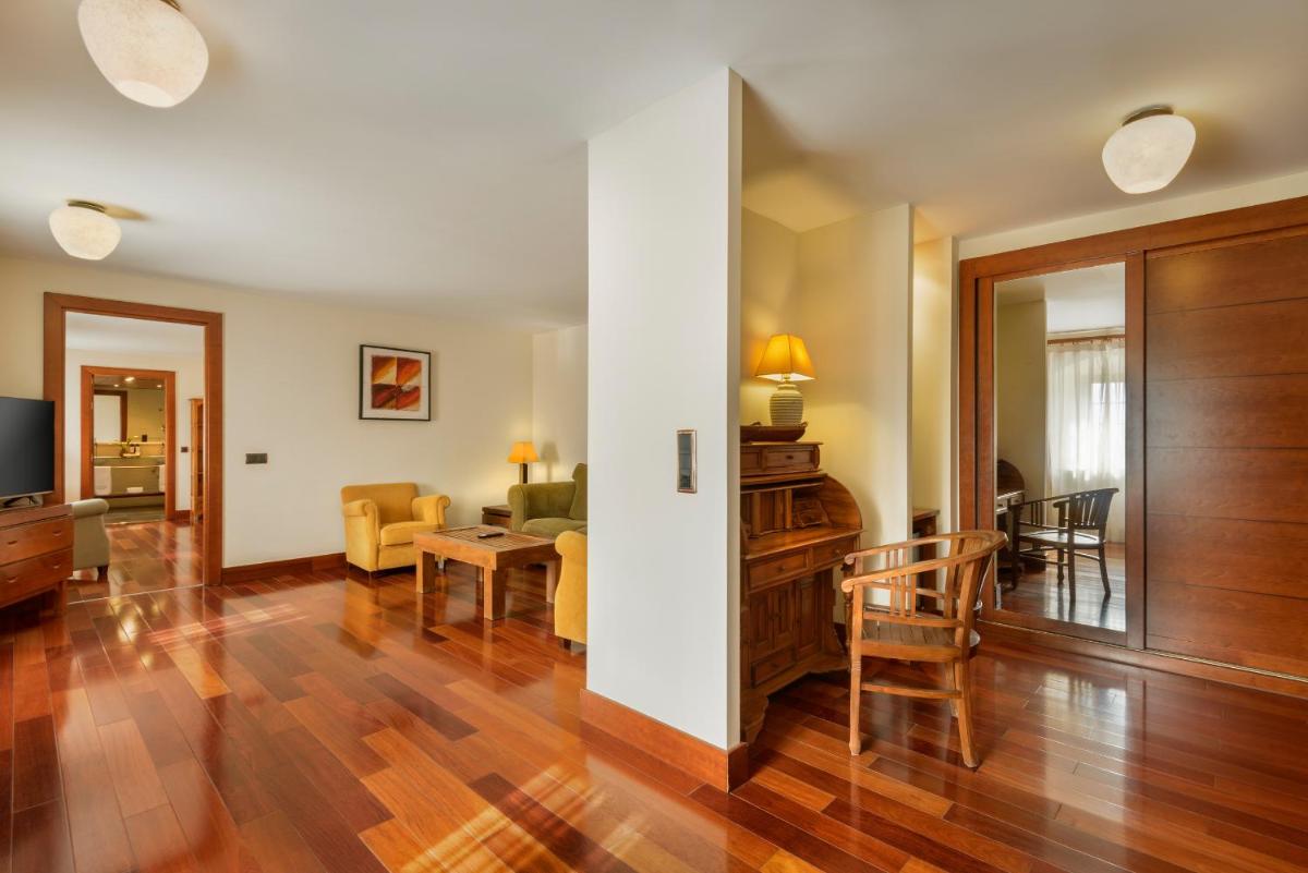 Hotel & Spa Monasterio de Boltaña