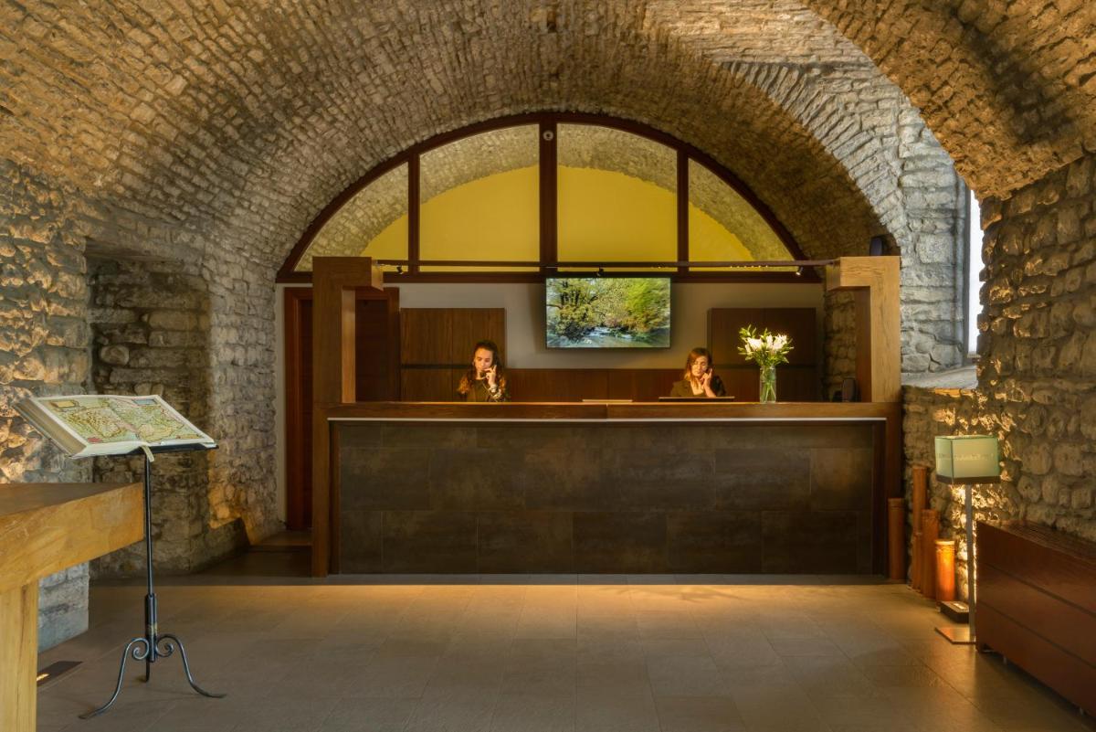 Hotel & Spa Monasterio de Boltaña