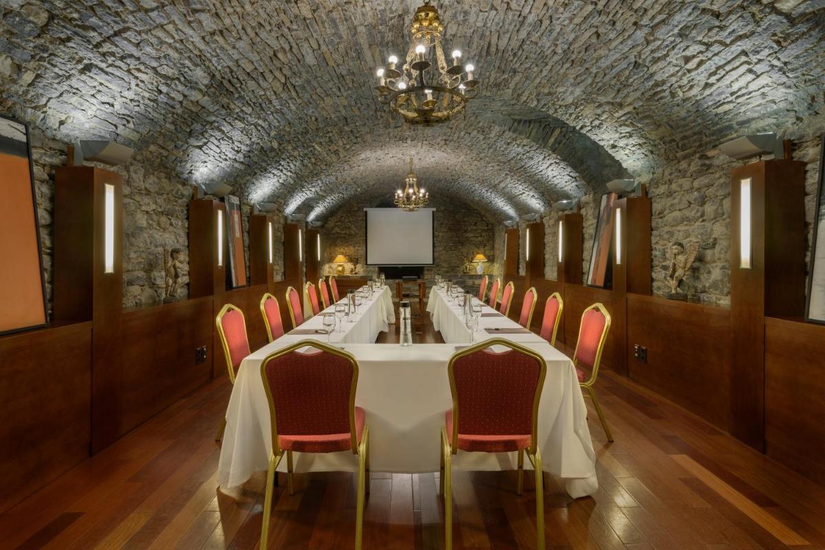 Hotel & Spa Monasterio de Boltaña