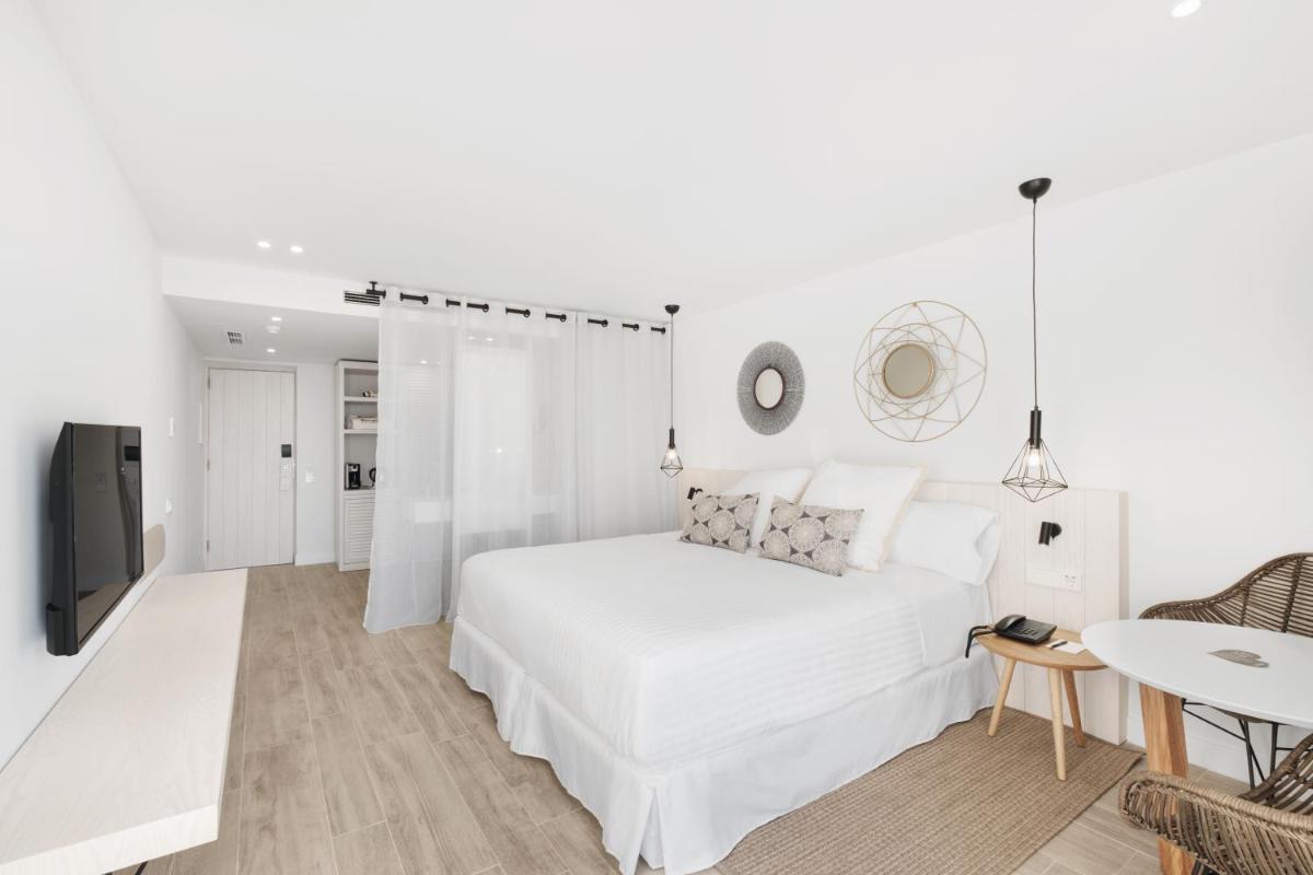 Barceló Portinatx - Adults Only