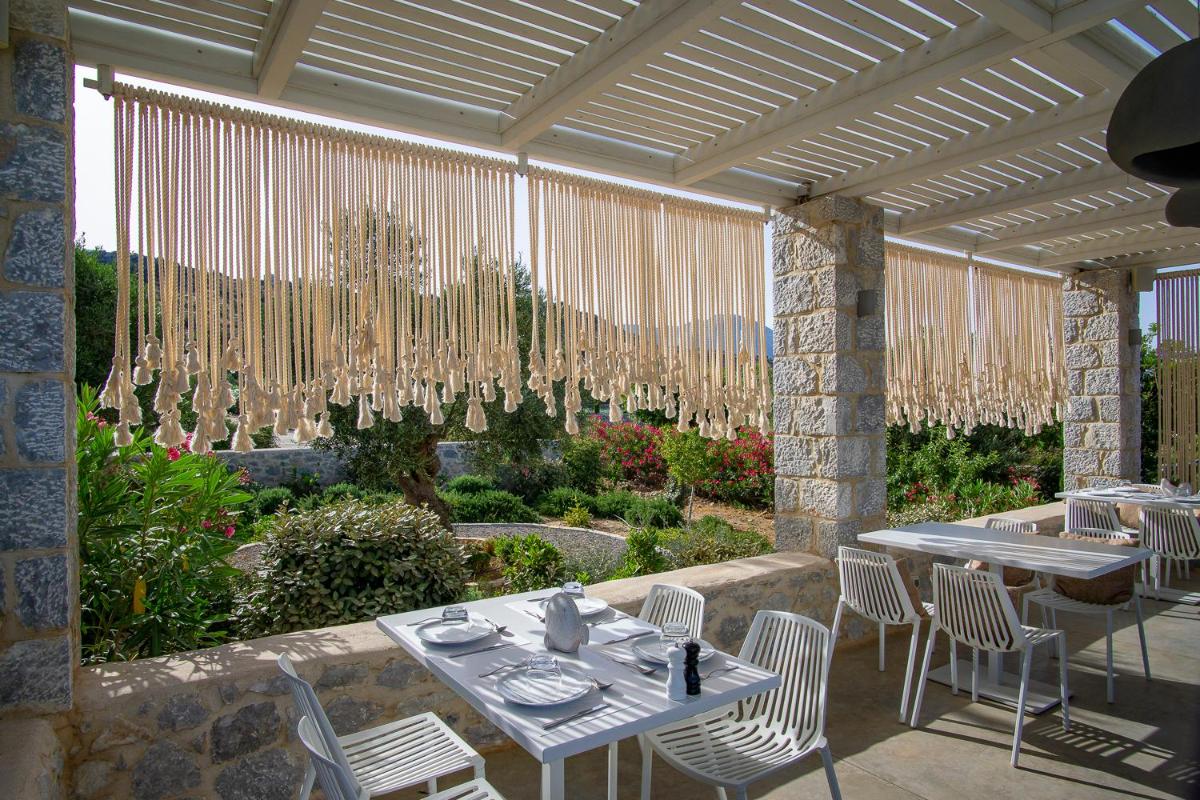 BASSA MAINA Villas & Suites