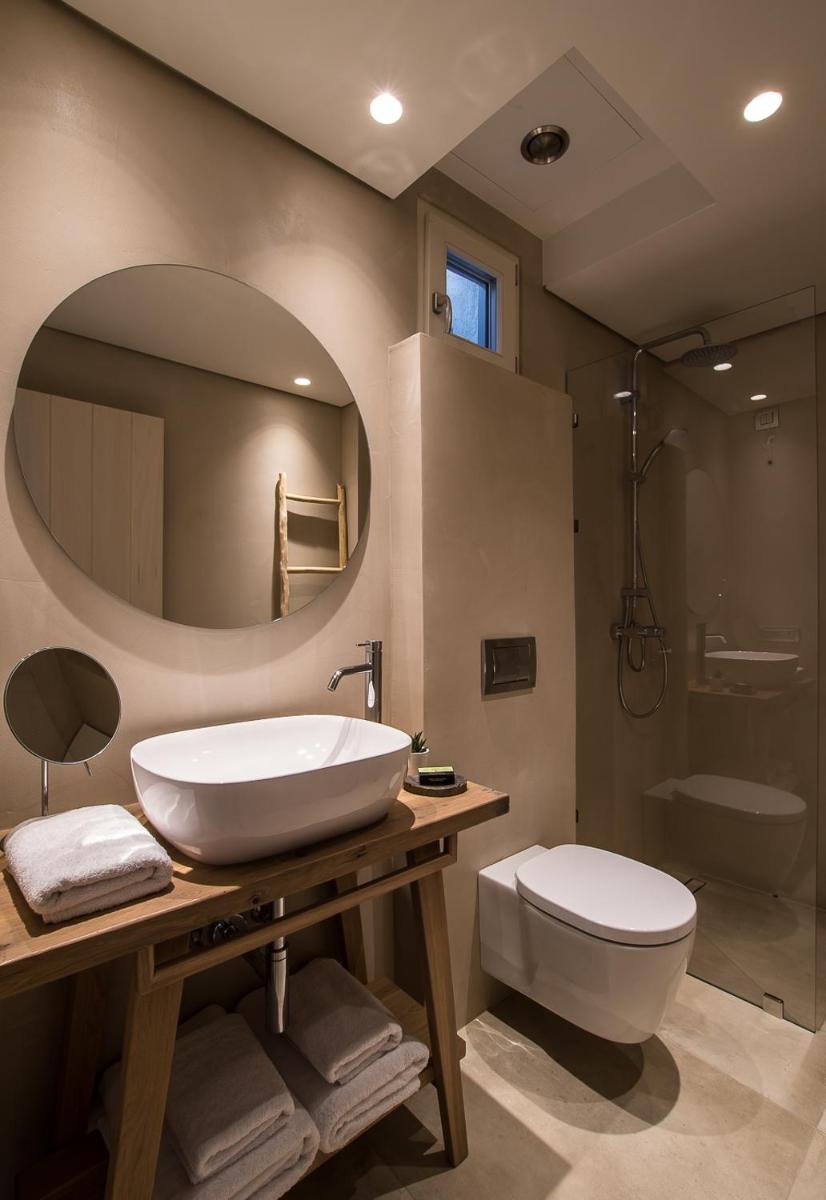 BASSA MAINA Villas & Suites