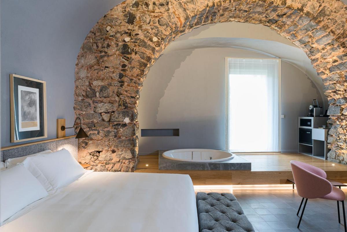 BASTIÒ PRIVATE SUITES