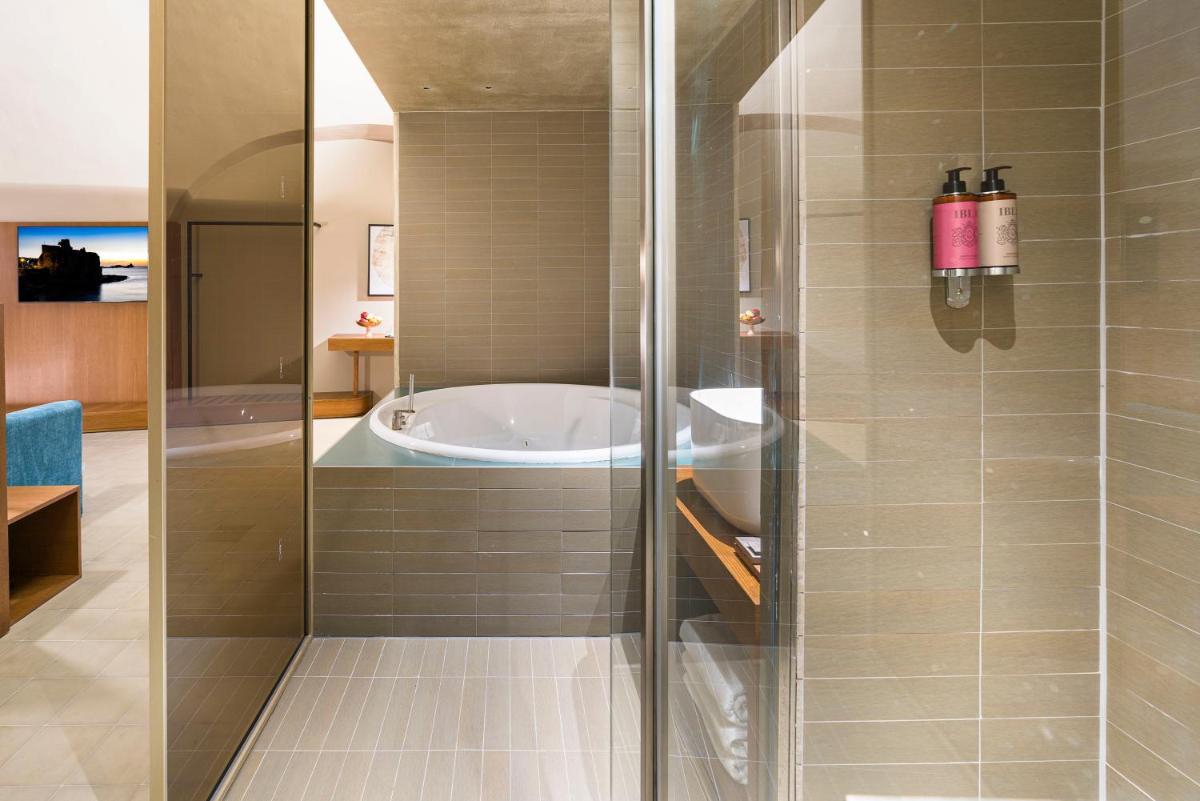 BASTIÒ PRIVATE SUITES