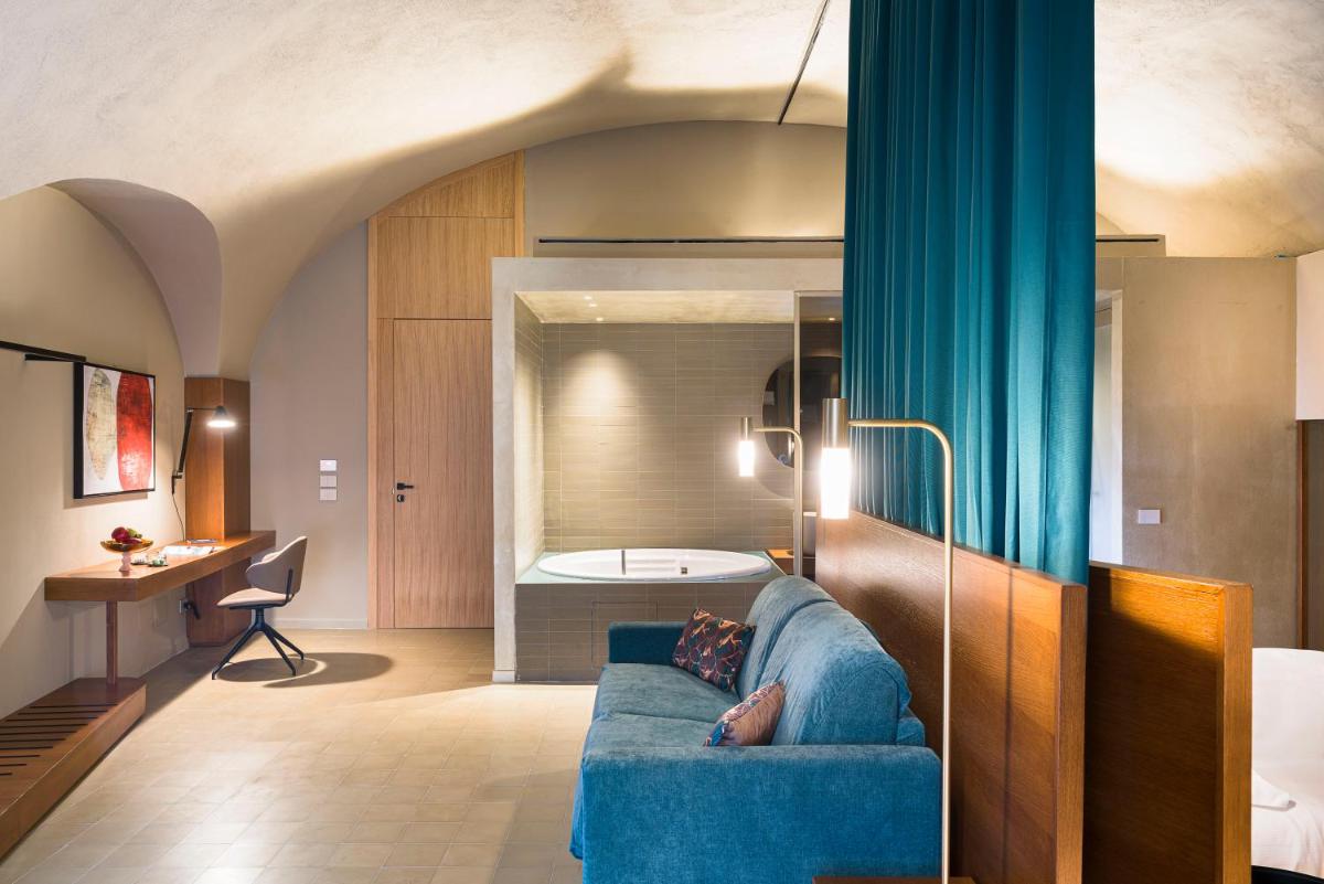 BASTIÒ PRIVATE SUITES