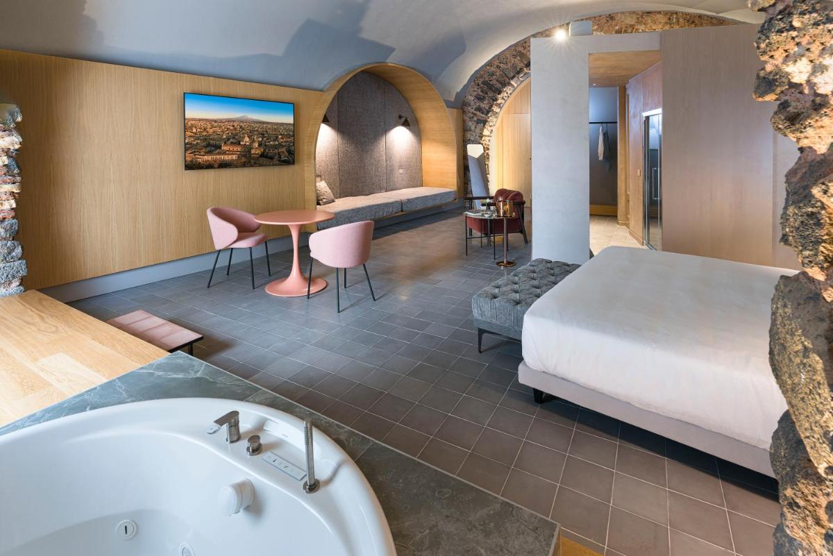 BASTIÒ PRIVATE SUITES