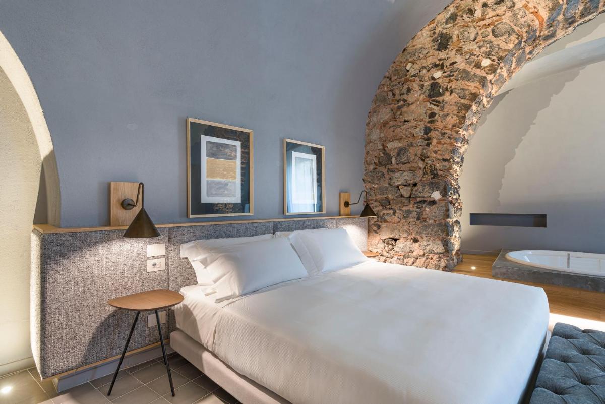 BASTIÒ PRIVATE SUITES