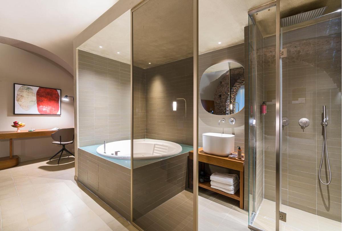 BASTIÒ PRIVATE SUITES