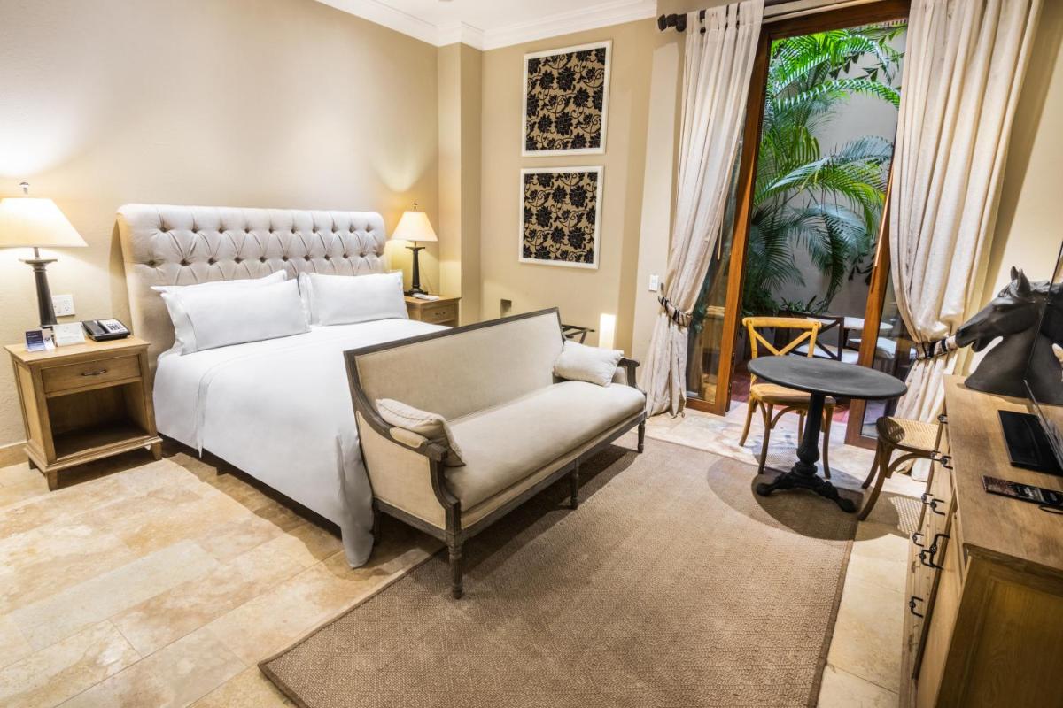 Bastión Luxury Hotel