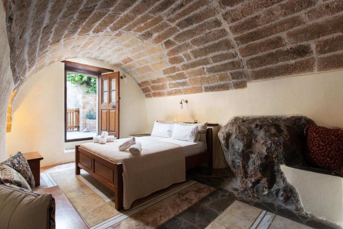 Bastione Malvasia Hotel (ex New Malvasia)