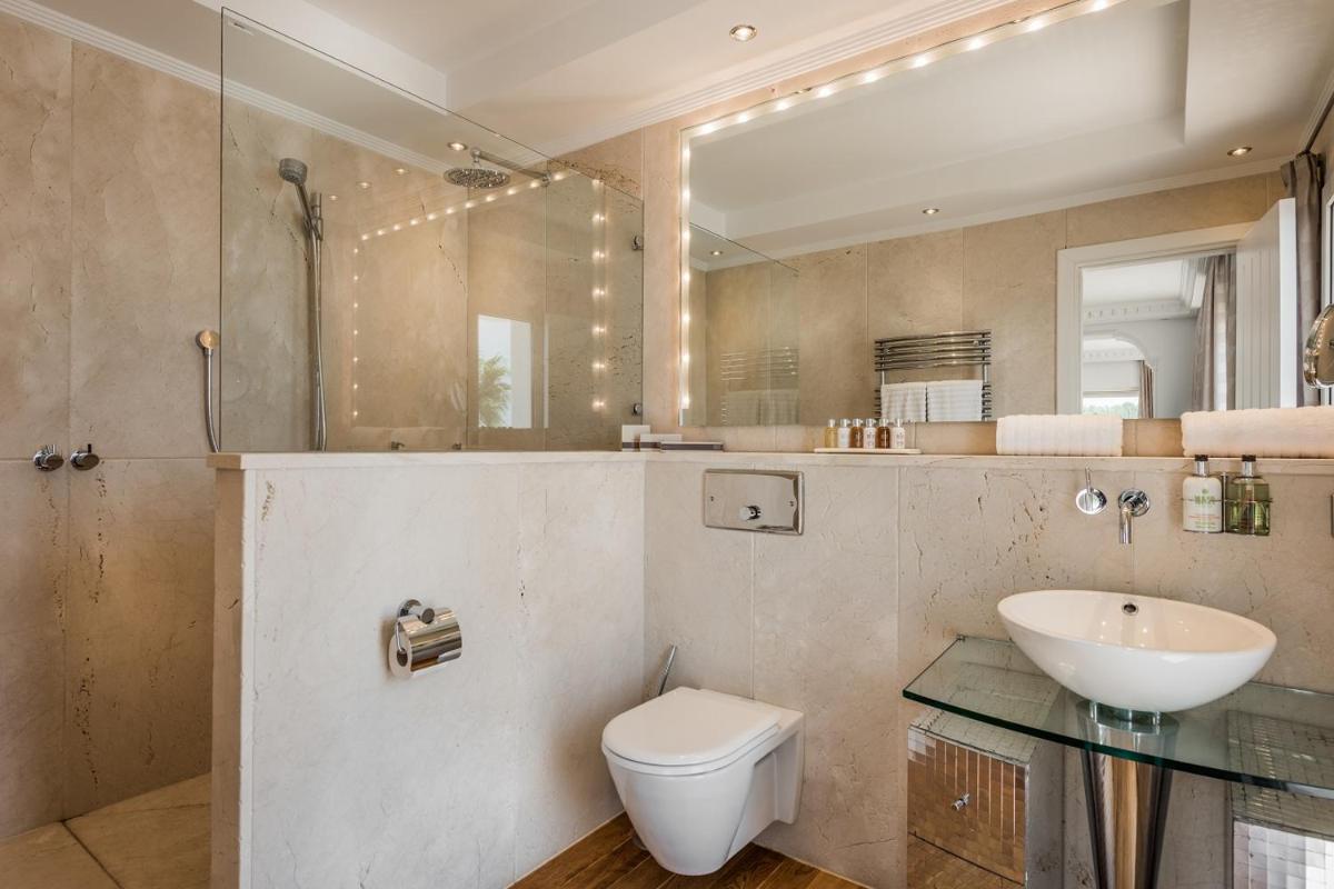 The Residence by the Beach House Marbella