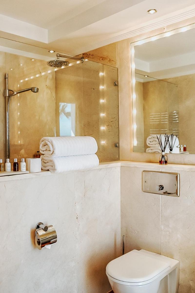 The Residence by the Beach House Marbella