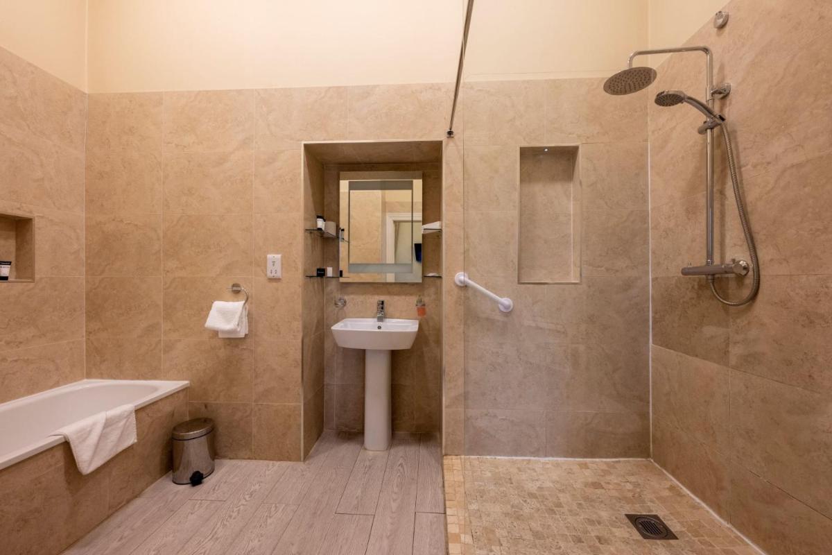 Belleek Castle, Ballina