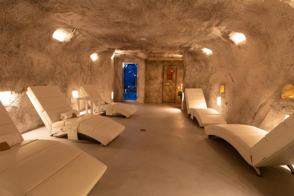 Bianco Riccio Suite Hotel