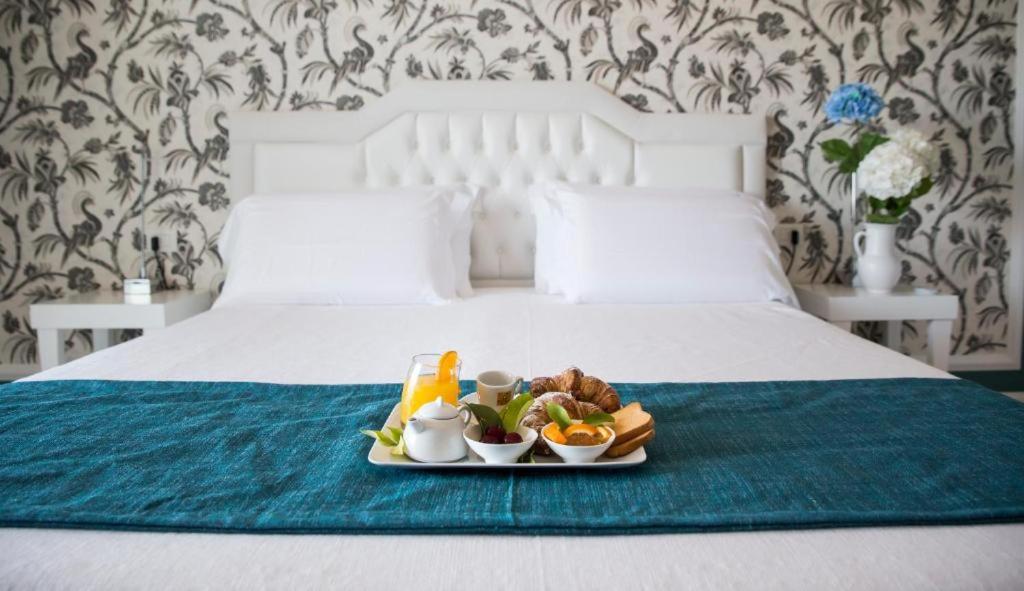 Bianco Riccio Suite Hotel