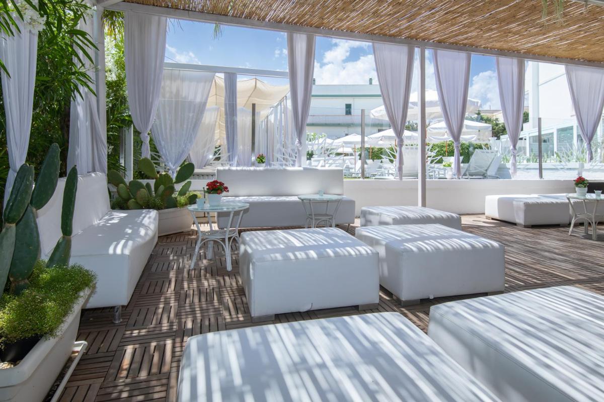 Bianco Riccio Suite Hotel