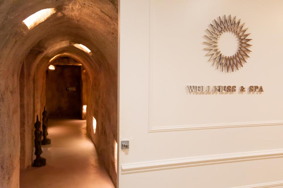 Bianco Riccio Suite Hotel