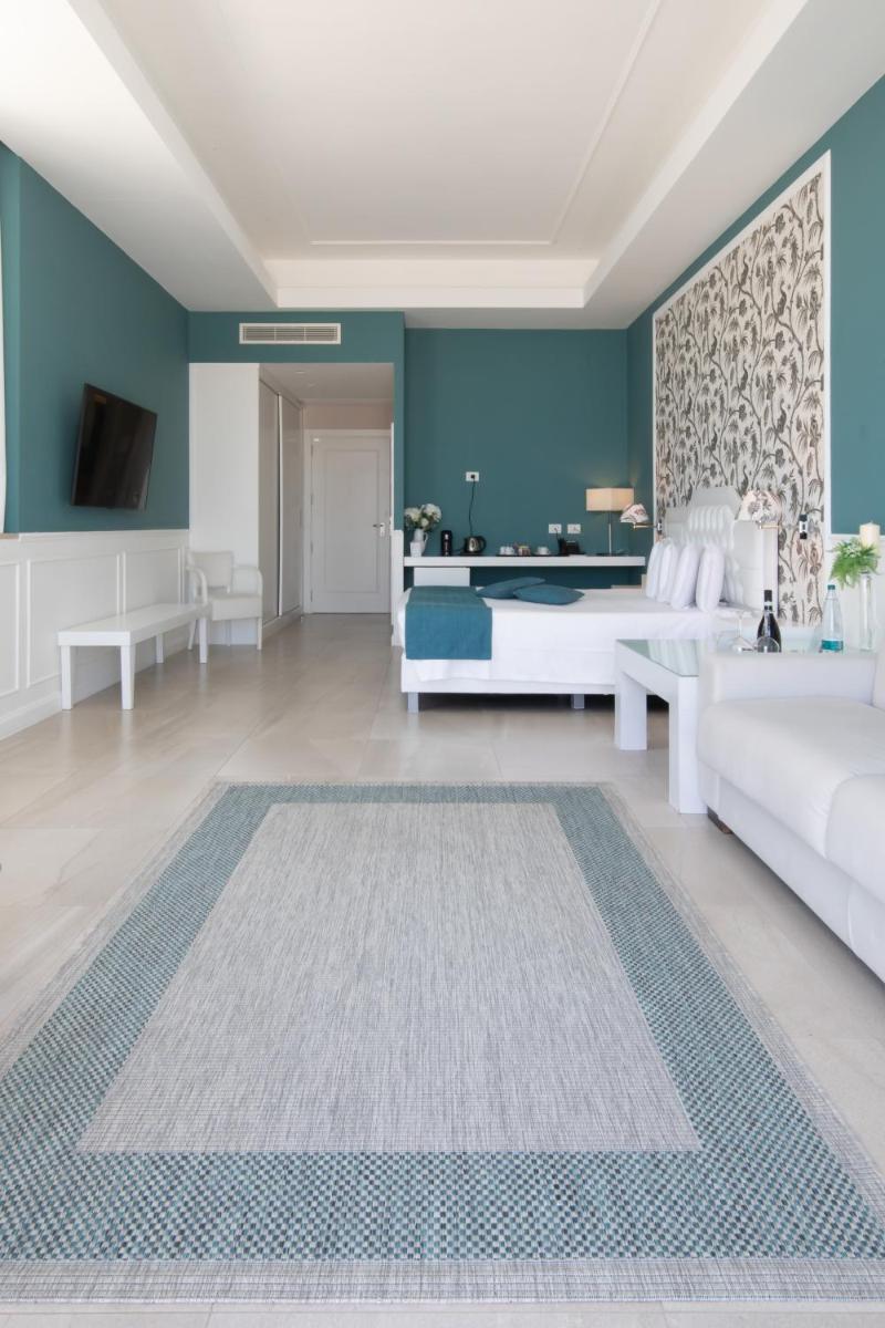 Bianco Riccio Suite Hotel