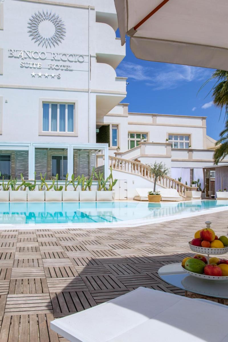 Bianco Riccio Suite Hotel