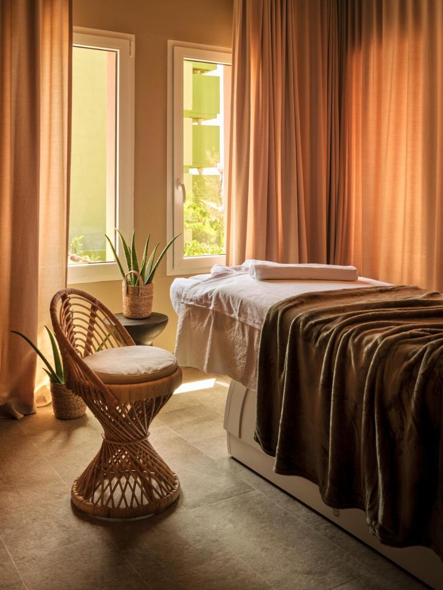 Bikini Island & Mountain Hotel Es Trenc -Adults only-