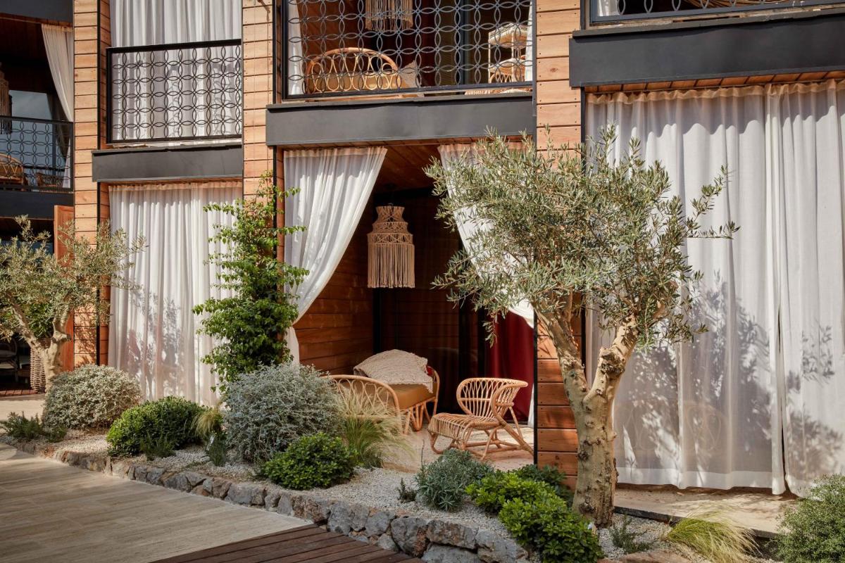 Bikini Island & Mountain Port de Soller 