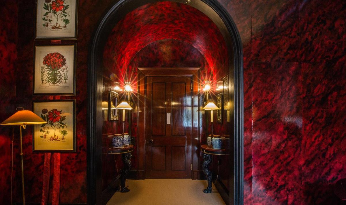 Blakes Hotel
