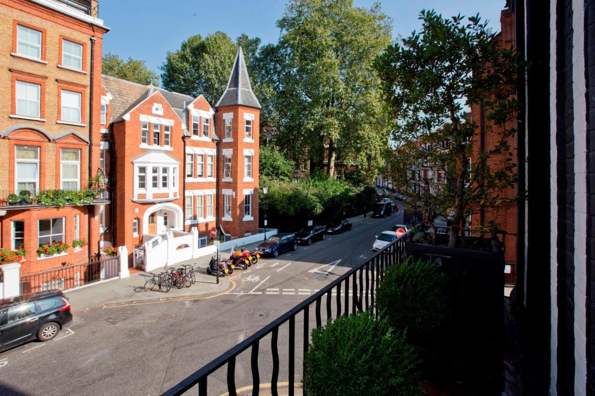 Blakes Hotel