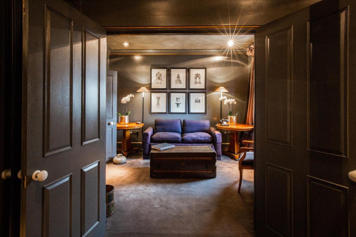 Blakes Hotel