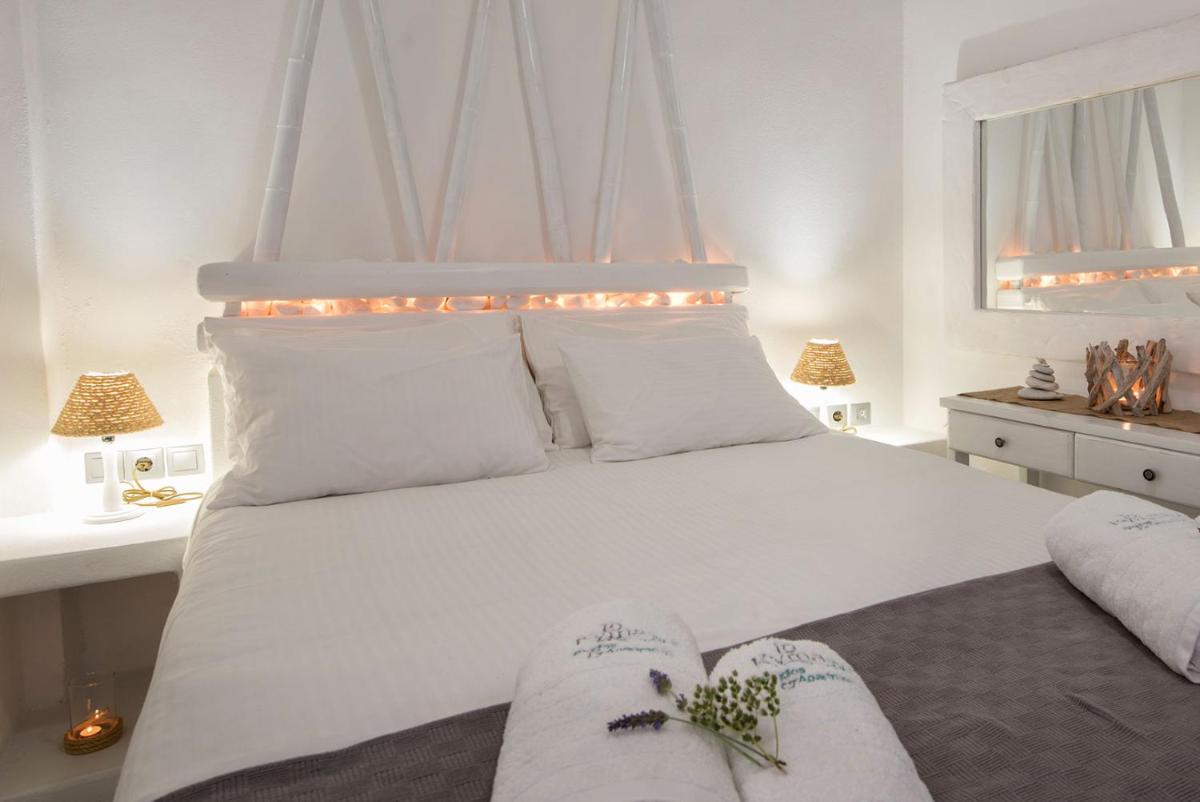 Blue Waves Suites & Apartments - To Kyma