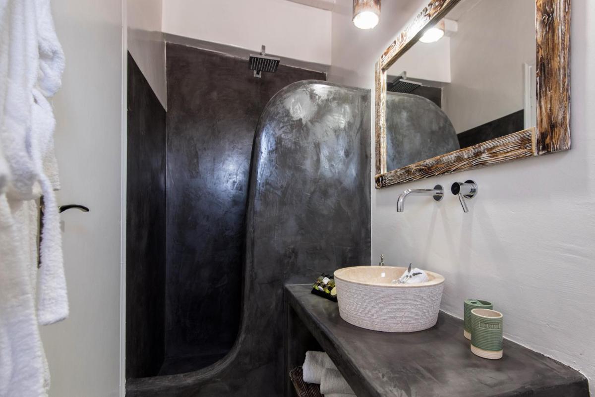 Blue Waves Suites & Apartments - To Kyma