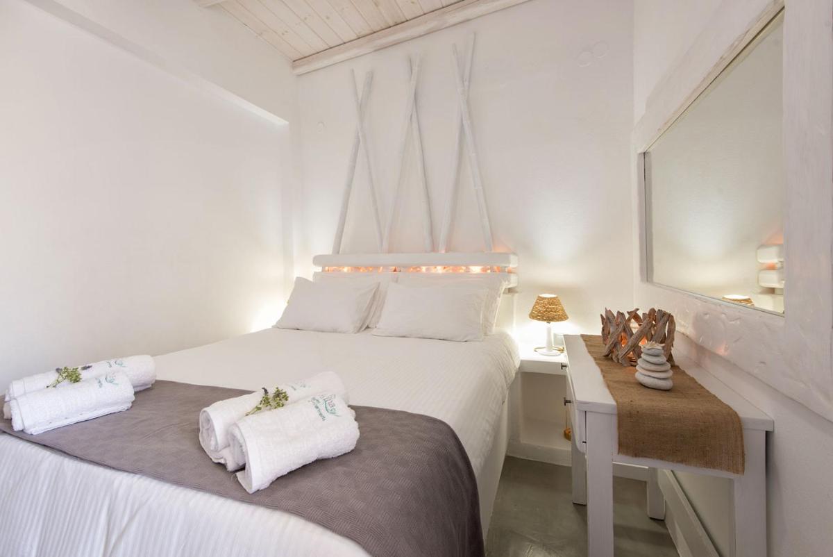 Blue Waves Suites & Apartments - To Kyma