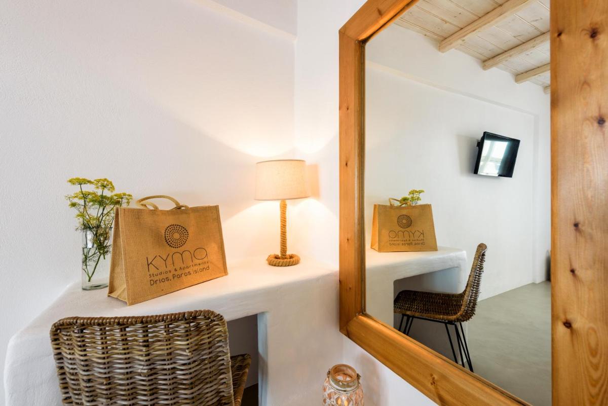 Blue Waves Suites & Apartments - To Kyma