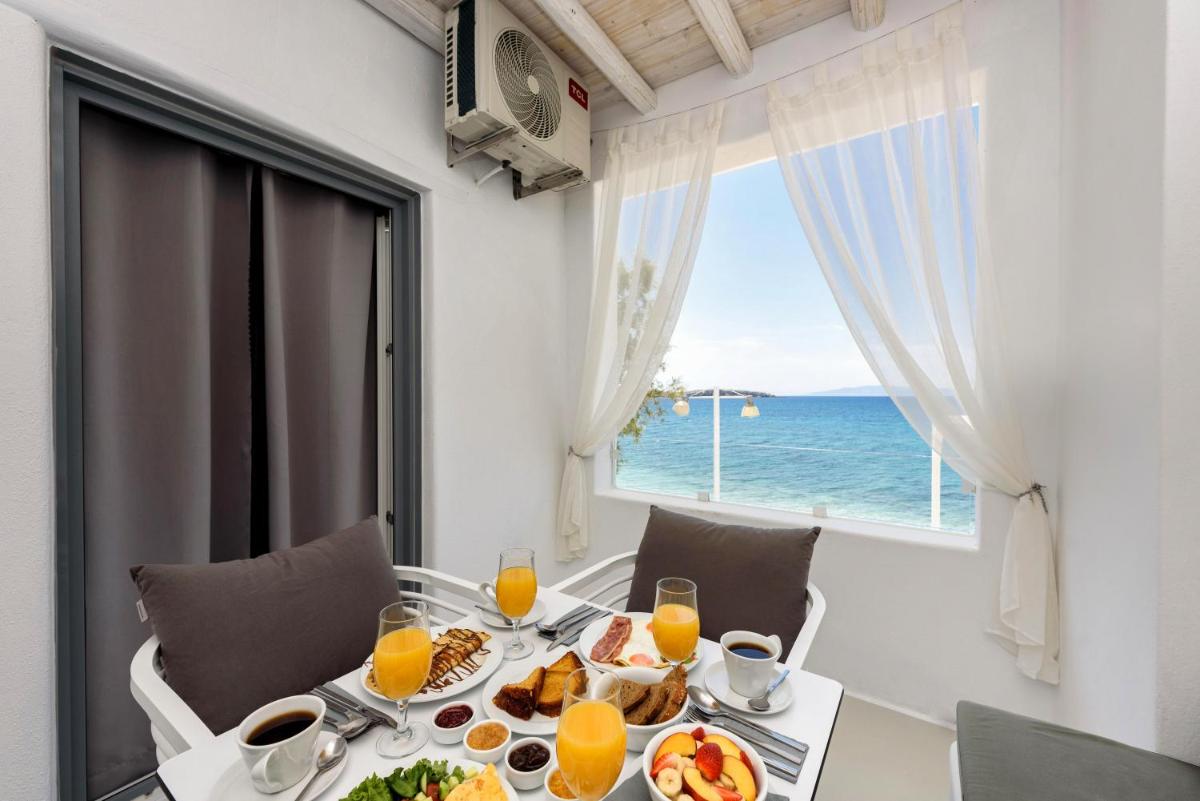 Blue Waves Suites & Apartments - To Kyma