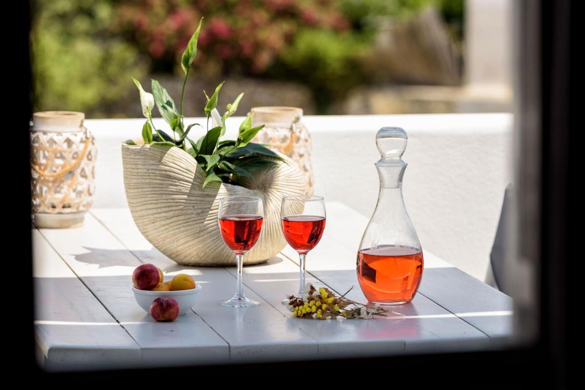 Blue Waves Suites & Apartments - To Kyma