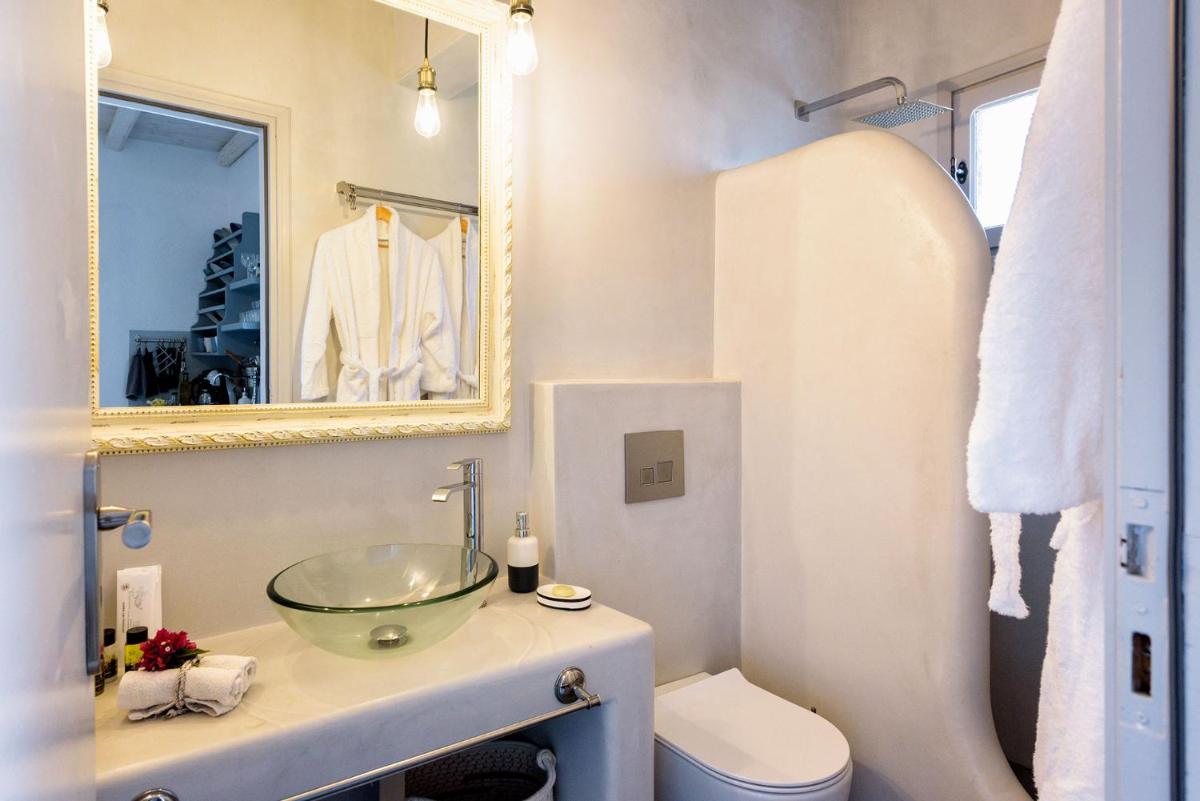 Blue Waves Suites & Apartments - To Kyma