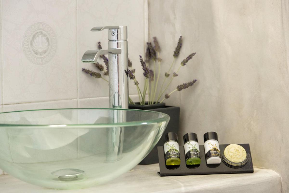 Blue Waves Suites & Apartments - To Kyma