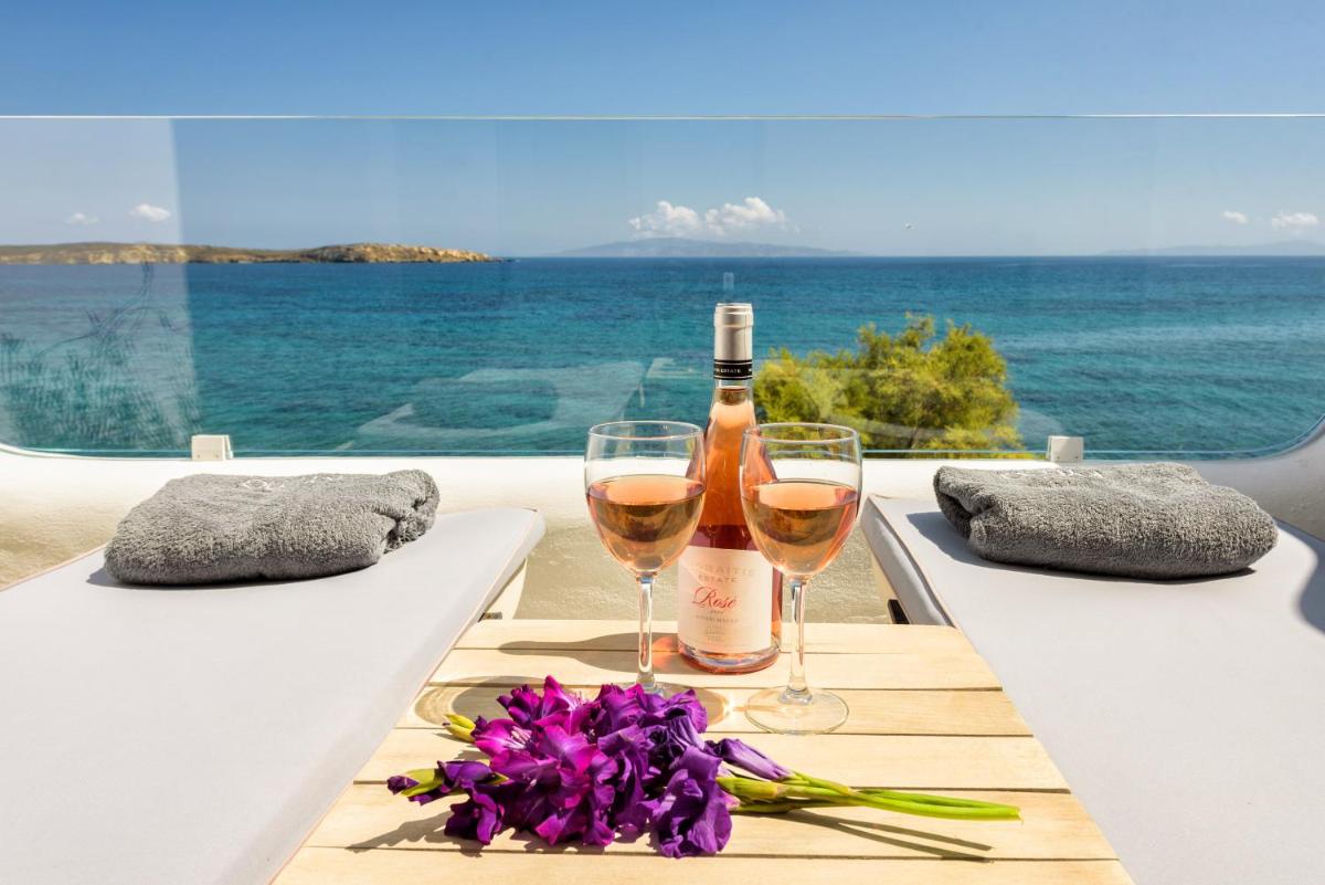 Blue Waves Suites & Apartments - To Kyma