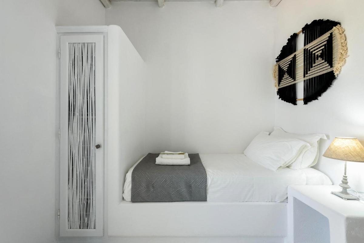 Blue Waves Suites & Apartments - To Kyma