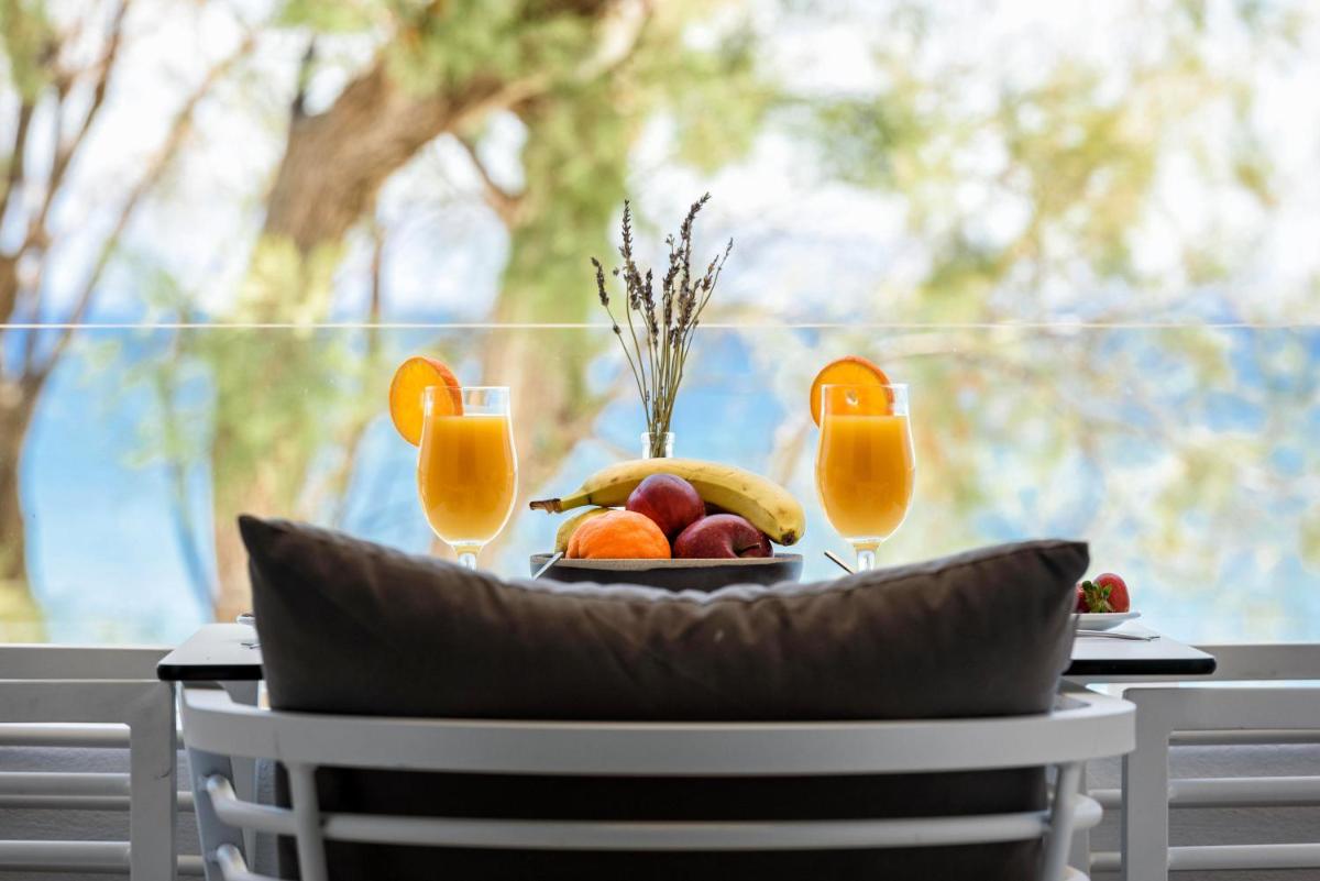 Blue Waves Suites & Apartments - To Kyma