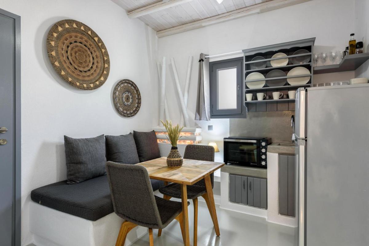 Blue Waves Suites & Apartments - To Kyma