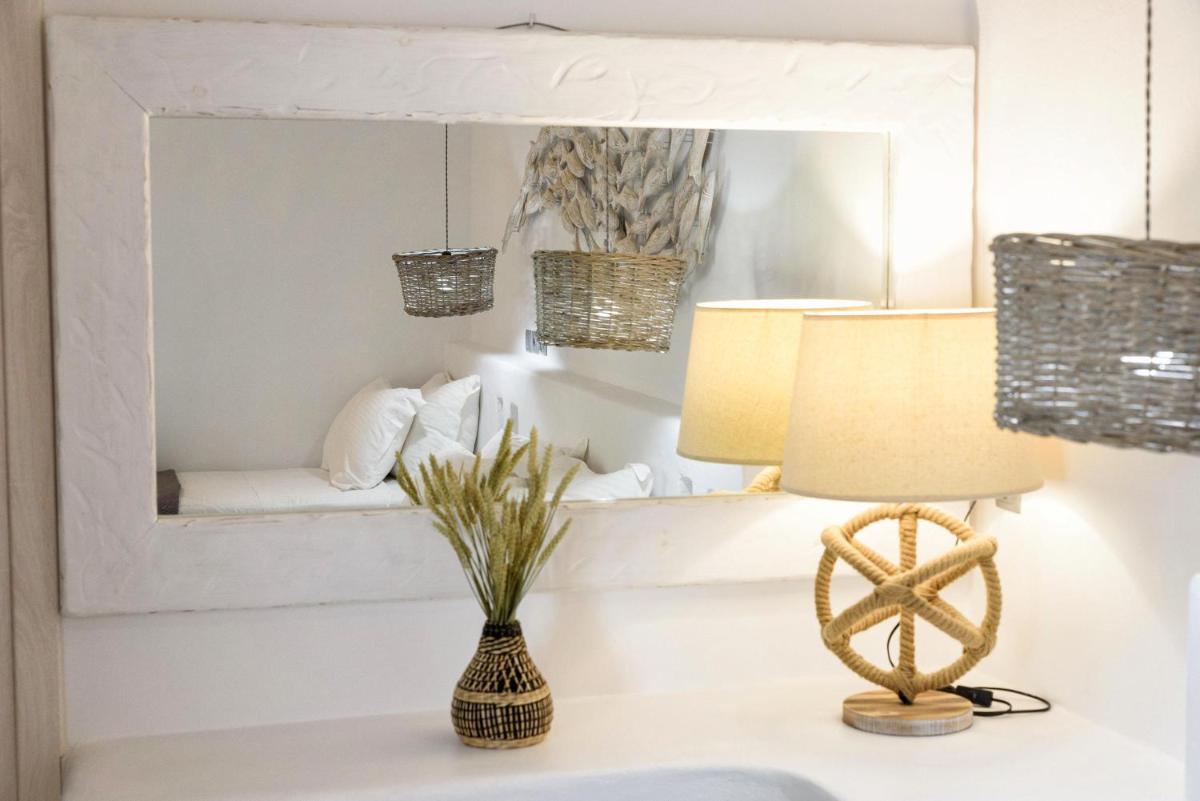 Blue Waves Suites & Apartments - To Kyma