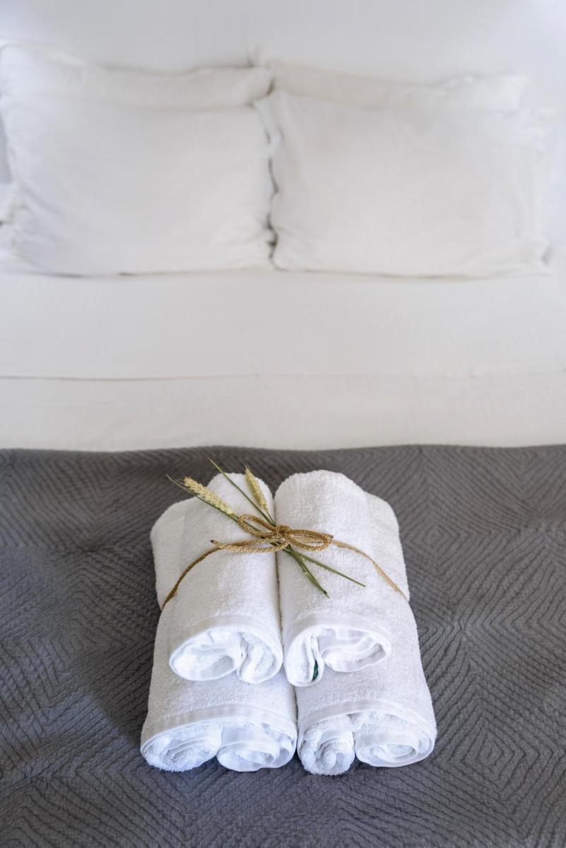 Blue Waves Suites & Apartments - To Kyma