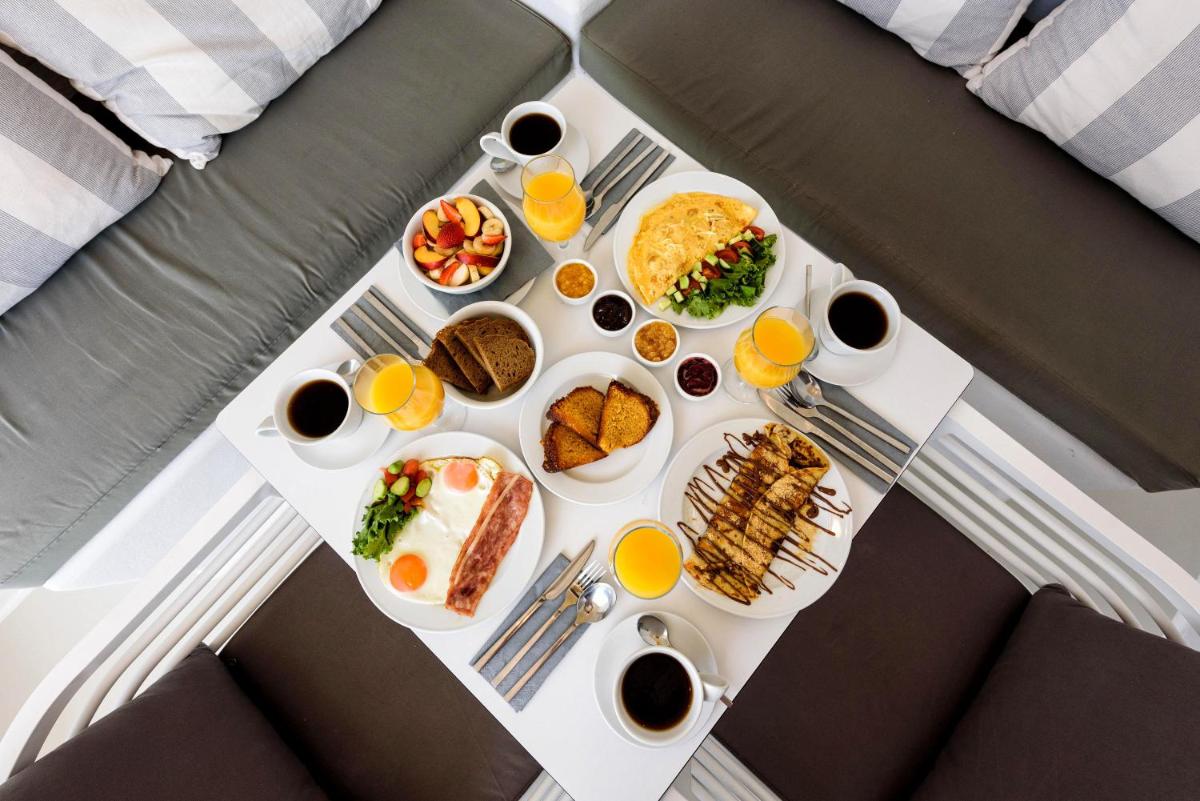 Blue Waves Suites & Apartments - To Kyma